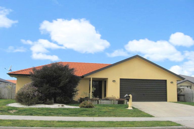 Photo of property in 18 Pirika Place, Papamoa Beach, Papamoa, 3118