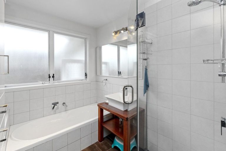 Photo of property in 13 Cutler Street, New Lynn, Auckland, 0600