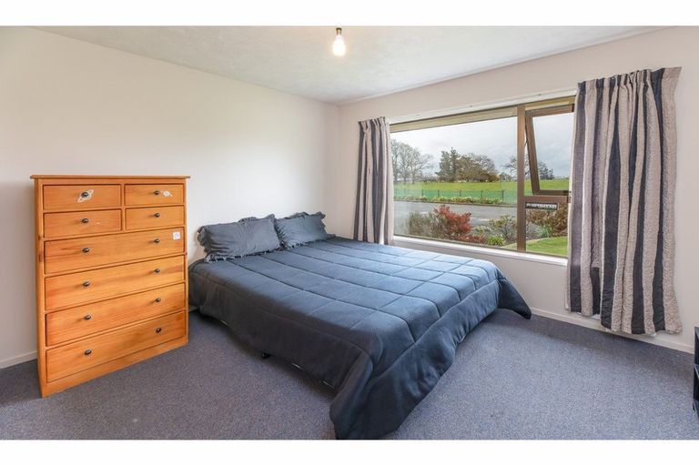 Photo of property in 381 Rangiora Woodend Road, Waikuku, Rangiora, 7473