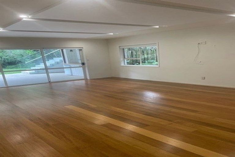 Photo of property in 9 Sandown Road, Rothesay Bay, Auckland, 0630