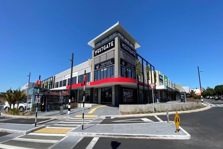 Photo of property in 17 Paretao Street, Massey, Auckland, 0614