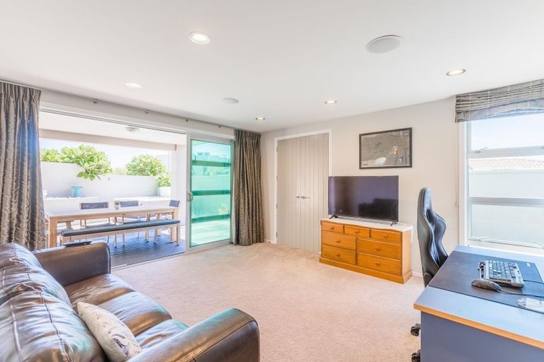 Photo of property in 134 Renown Road, Raumati South, Paraparaumu, 5032