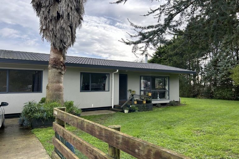 Photo of property in 45 Koputaroa Road, Levin, 5575