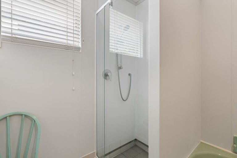 Photo of property in 104 Beverley Terrace, Whangamata, 3620