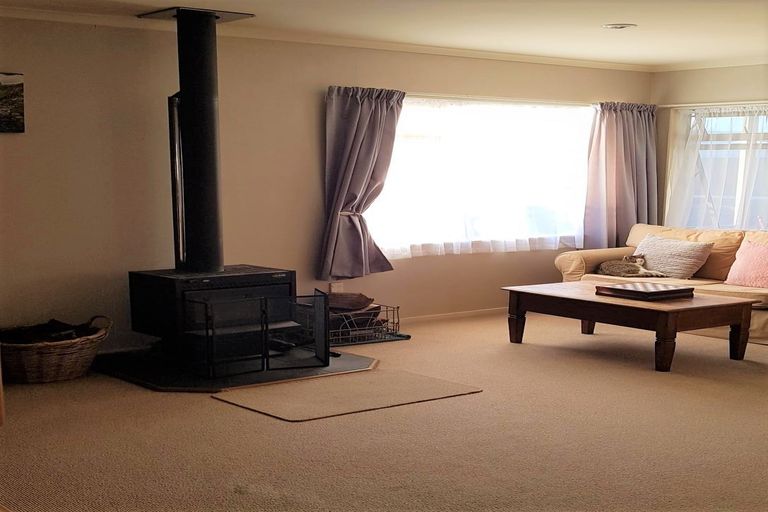 Photo of property in 19 Edgewater Grove, Whakatane, 3120