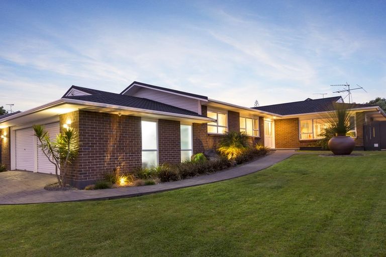 Photo of property in 56 Channing Crescent, Botany Downs, Auckland, 2010