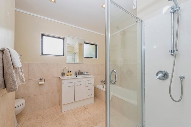 Photo of property in 2/109 Don Buck Road, Massey, Auckland, 0614