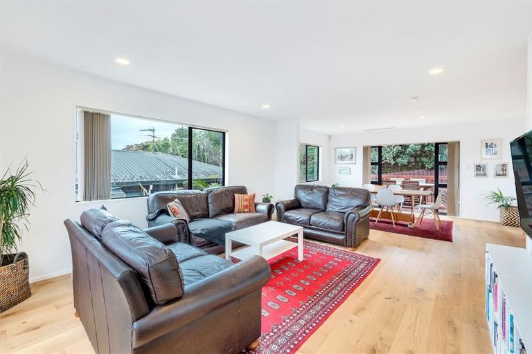 Photo of property in 2/13 Delamare Court, Sunnynook, Auckland, 0632
