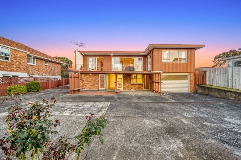 Photo of property in 41 Bradbury Road, Botany Downs, Auckland, 2010