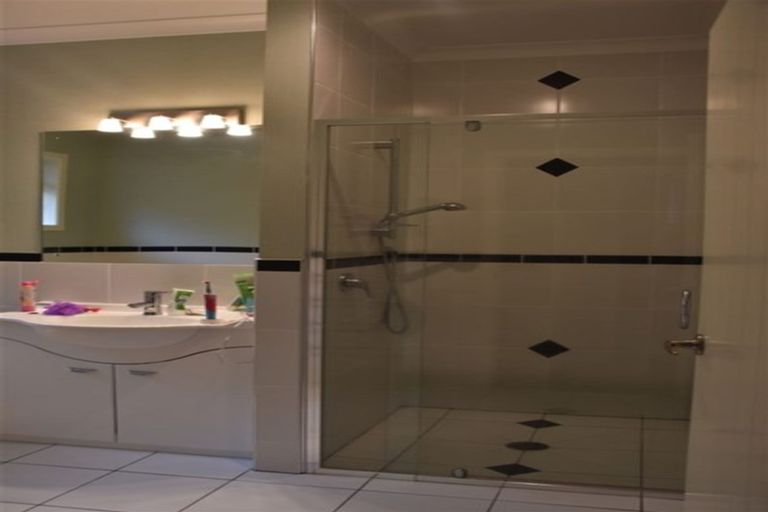 Photo of property in 8 Victoria Street, Cambridge, 3434