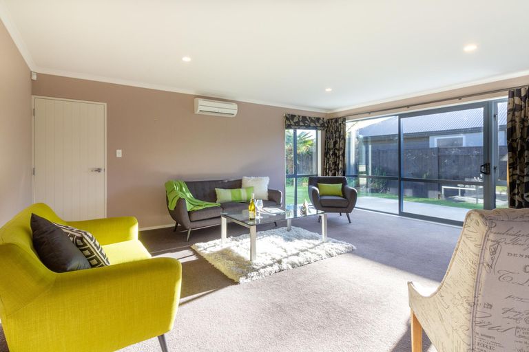 Photo of property in 9 Angelina Way, Kelvin Grove, Palmerston North, 4414