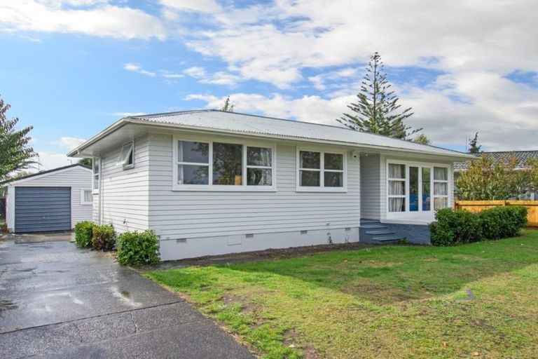Photo of property in 13 Tairere Crescent, Rosehill, Papakura, 2113