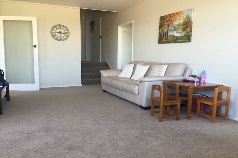 Photo of property in 9 Erica Road, Sunnynook, Auckland, 0620