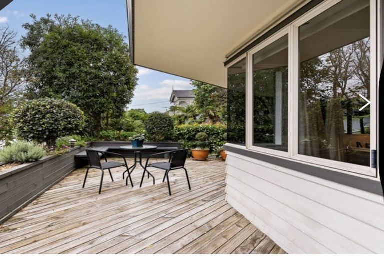 Photo of property in 53 Sentinel Road, Herne Bay, Auckland, 1011