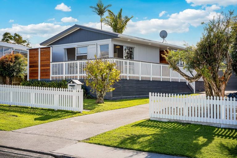 Photo of property in 21 Snells Beach Road, Snells Beach, 0920