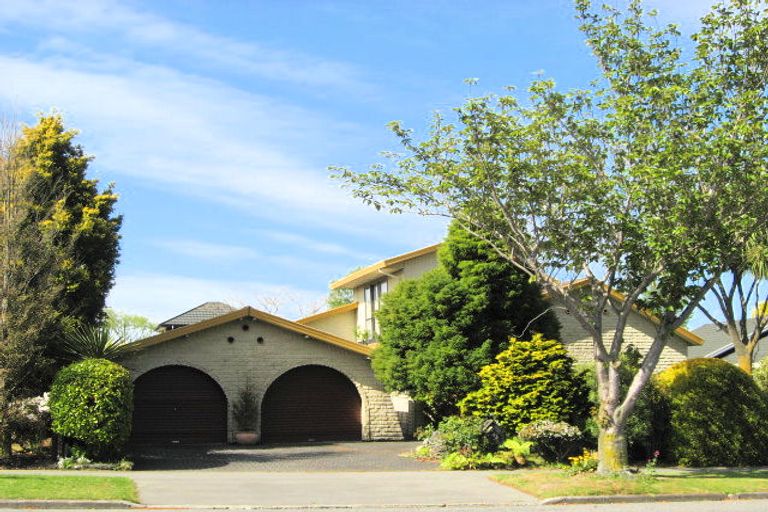 Photo of property in 46 Ambleside Drive, Burnside, Christchurch, 8053