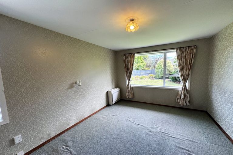 Photo of property in 16 Geelong Place, Burnside, Christchurch, 8053