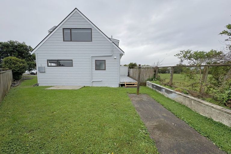 Photo of property in 15b Whitechapel Grove, Stokes Valley, Lower Hutt, 5019