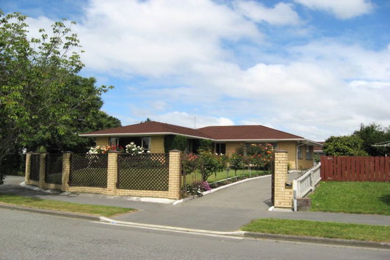 Photo of property in 4 Kirkdale Place, Avonhead, Christchurch, 8042