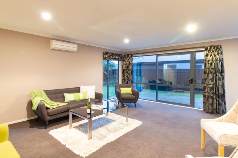 Photo of property in 9 Angelina Way, Kelvin Grove, Palmerston North, 4414