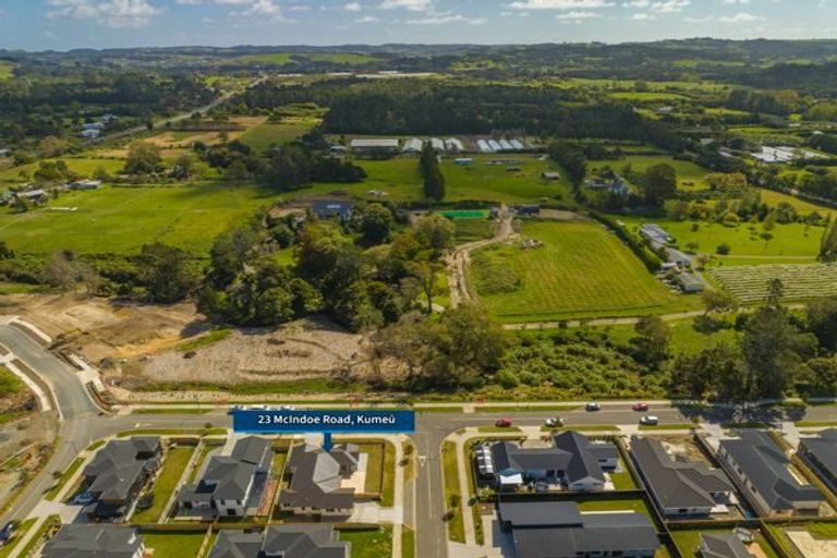 Photo of property in 23 Mcindoe Road, Kumeu, 0810