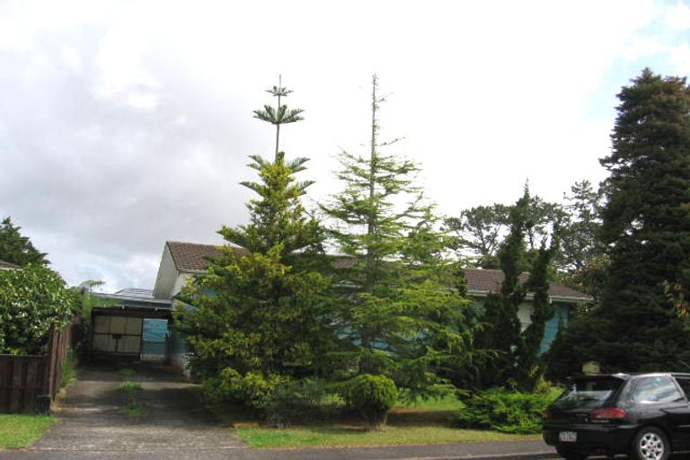 Photo of property in 34 Serwayne Place, Sunnyvale, Auckland, 0612