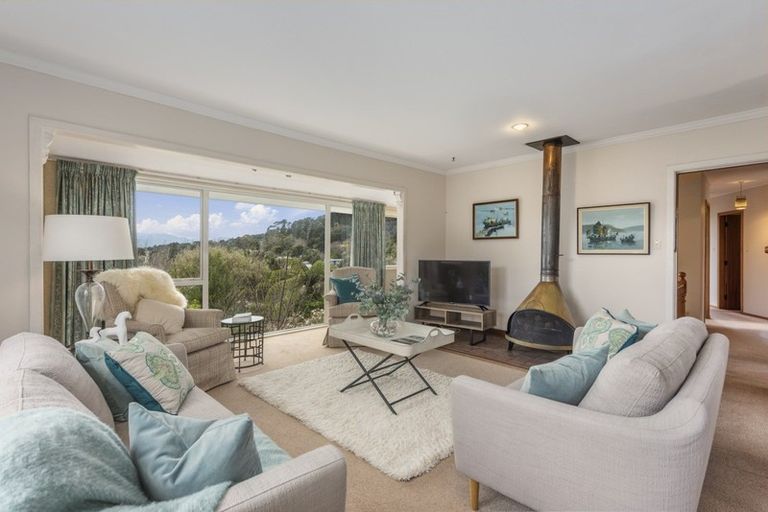 Photo of property in 11 Ecclesfield Grove, Silverstream, Upper Hutt, 5019