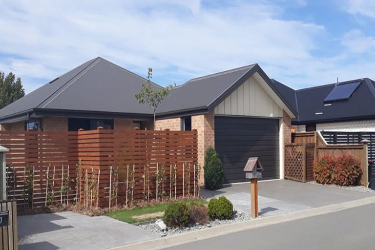 Photo of property in 9 Vittoria Lane, Pegasus, 7612