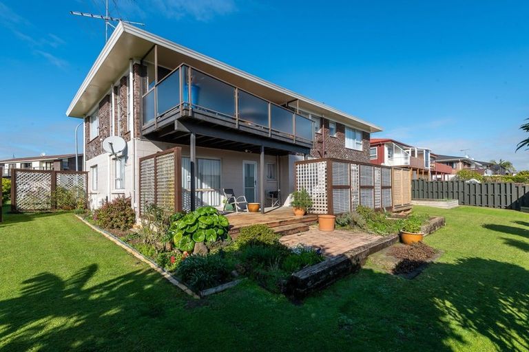 Photo of property in 10 Nimrod Place, Half Moon Bay, Auckland, 2012