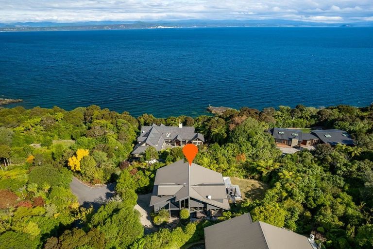 Photo of property in 8 Whakamoenga Point, Acacia Bay, Taupo, 3385