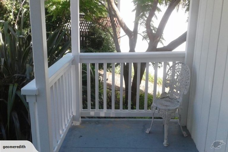 Photo of property in 2 Burlington Road, Hospital Hill, Napier, 4110