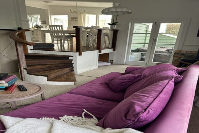 Photo of property in 47 Roland Road, Greenhithe, Auckland, 0632