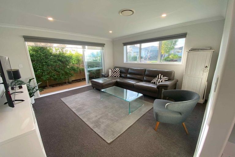 Photo of property in 9 Walnut Road, Riverhead, 0820