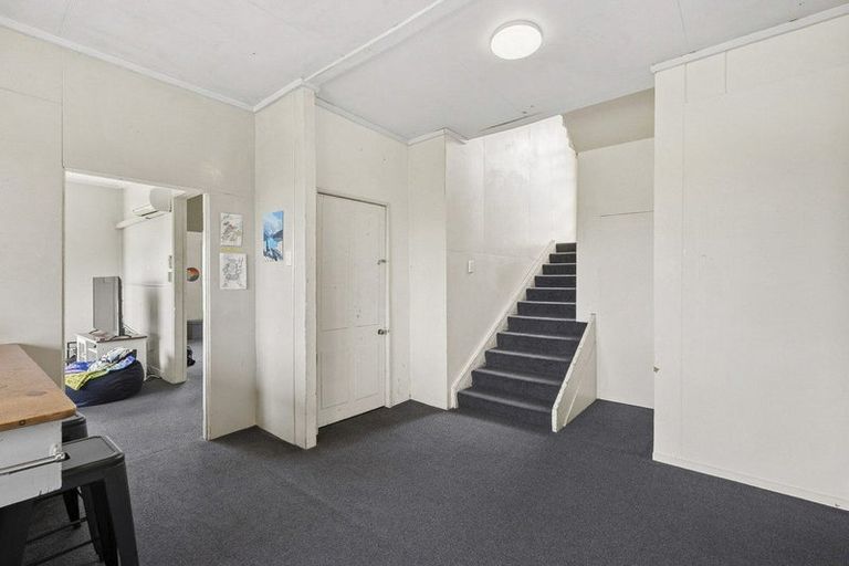 Photo of property in 111 Harbour Terrace, North Dunedin, Dunedin, 9016
