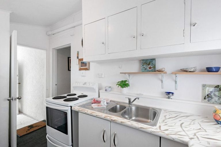 Photo of property in 6 Mccrea Street, Mornington, Dunedin, 9011