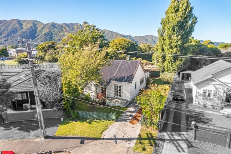 Photo of property in 1/14 Pohutukawa Street, Woburn, Lower Hutt, 5010