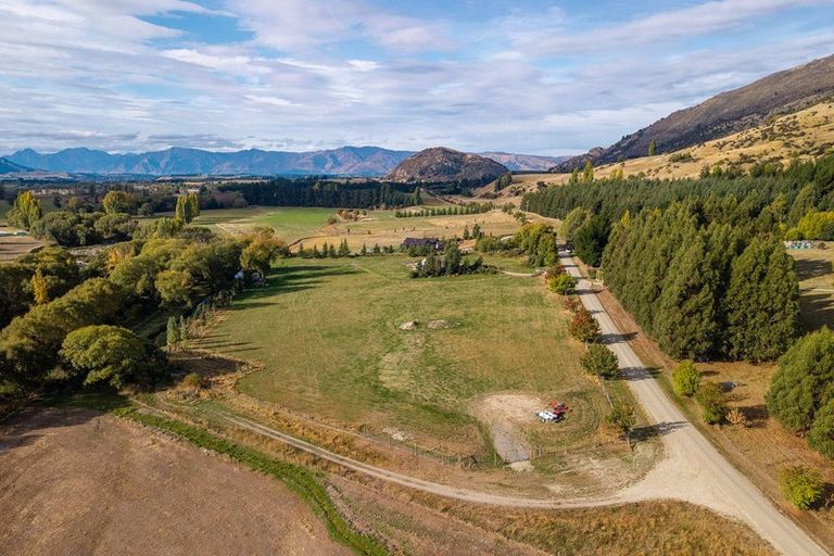 Photo of property in 930 Mount Barker Road, Wanaka, 9382