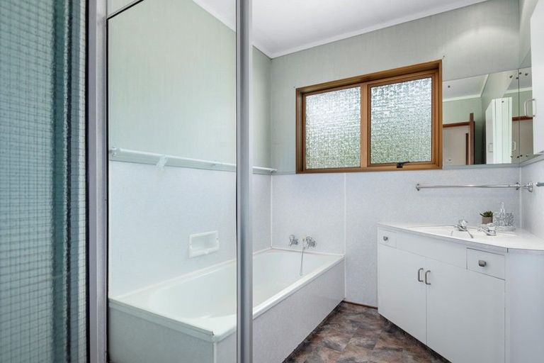 Photo of property in 15 Lorna Place, Brookfield, Tauranga, 3110