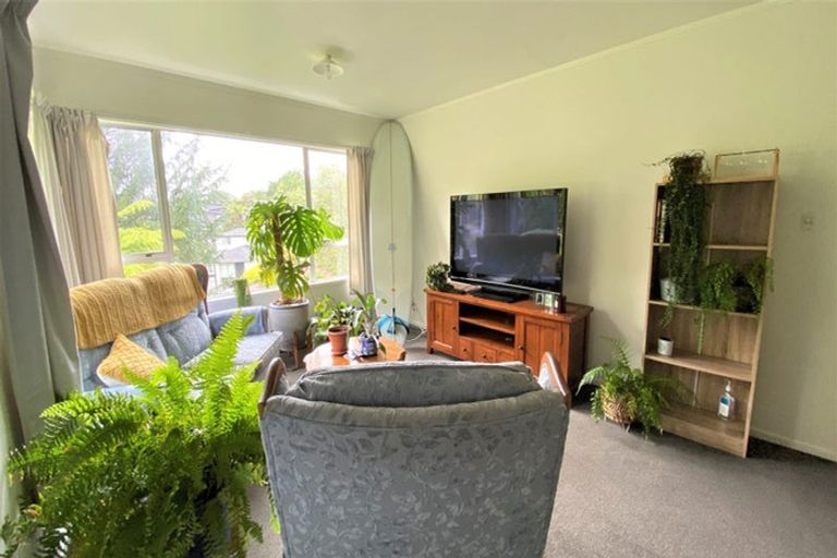 Photo of property in 27 Malters Place, Browns Bay, Auckland, 0630