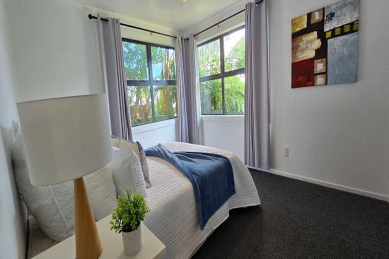 Photo of property in 13 Romney Place, Manurewa, Auckland, 2102