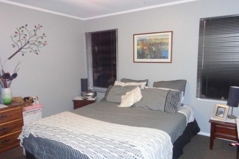 Photo of property in 24 Olive Terrace, Paraparaumu Beach, Paraparaumu, 5032