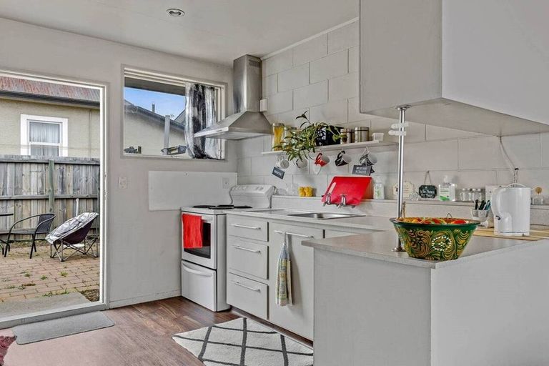 Photo of property in 520 Barbadoes Street, Edgeware, Christchurch, 8013