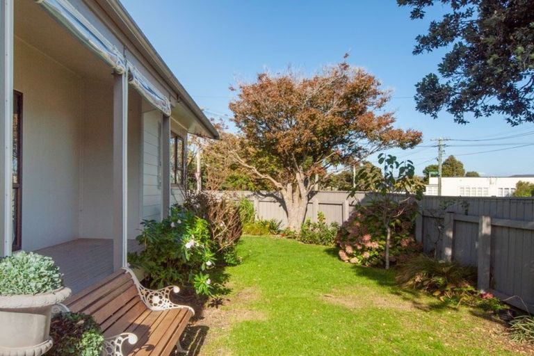 Photo of property in 13 Vincent Street, Waterloo, Lower Hutt, 5011