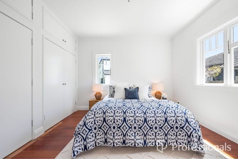 Photo of property in 1-2/6a Pohutukawa Street, Woburn, Lower Hutt, 5010