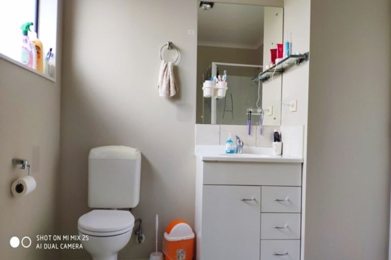 Photo of property in 16 Misty Valley Drive, Henderson, Auckland, 0612