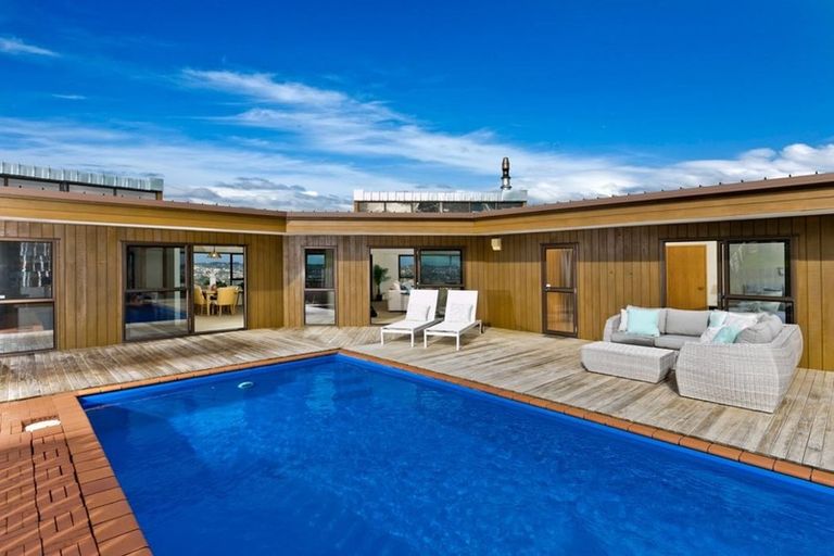 Photo of property in 291 Paremoremo Road, Paremoremo, Auckland, 0632