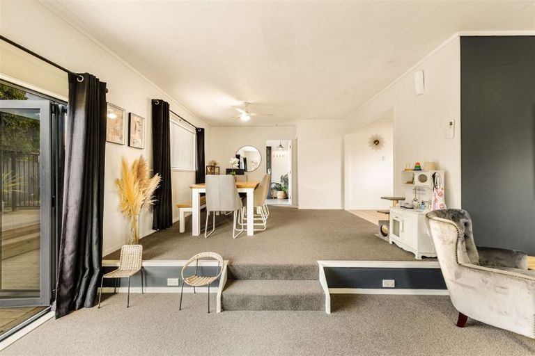 Photo of property in 93 Oreil Avenue, West Harbour, Auckland, 0618