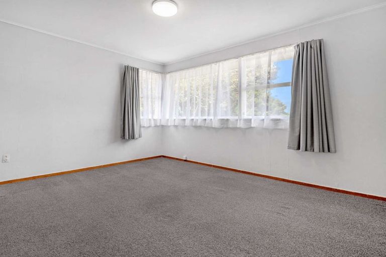 Photo of property in 1/5 Addison Drive, Glendene, Auckland, 0602