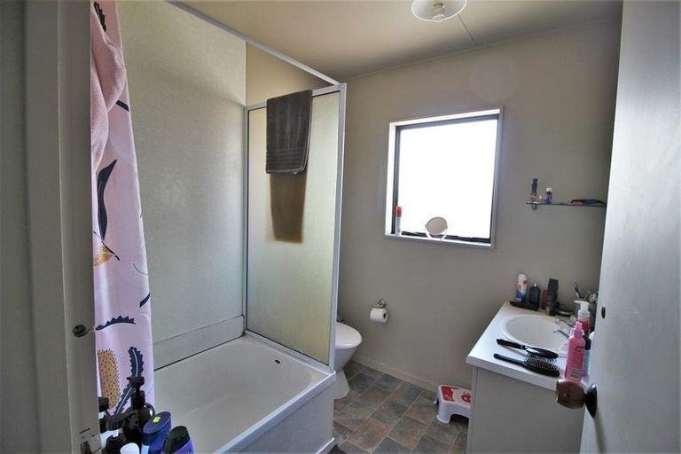 Photo of property in 6 Taksan Place, Pukete, Hamilton, 3200