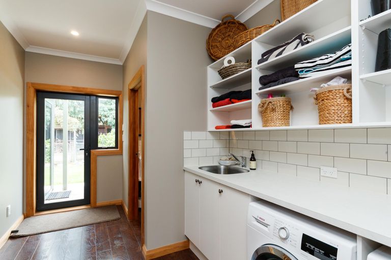 Photo of property in 649 Aokautere Drive, Aokautere, Palmerston North, 4471